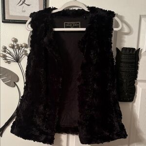True Grit Women's Dark Faux Fur Vest